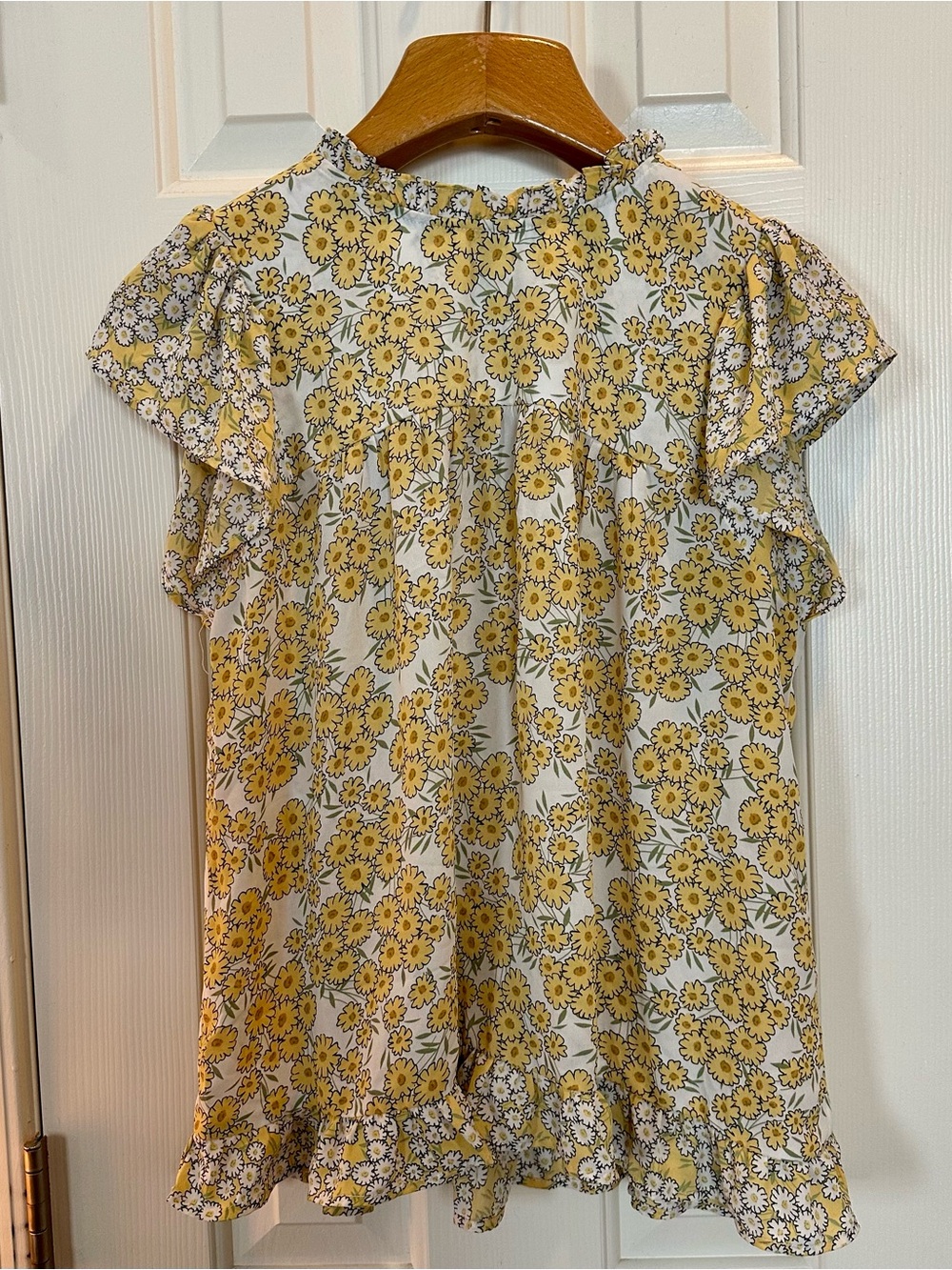 DR2 Yellow Daisy Ruffle Sleeve Top